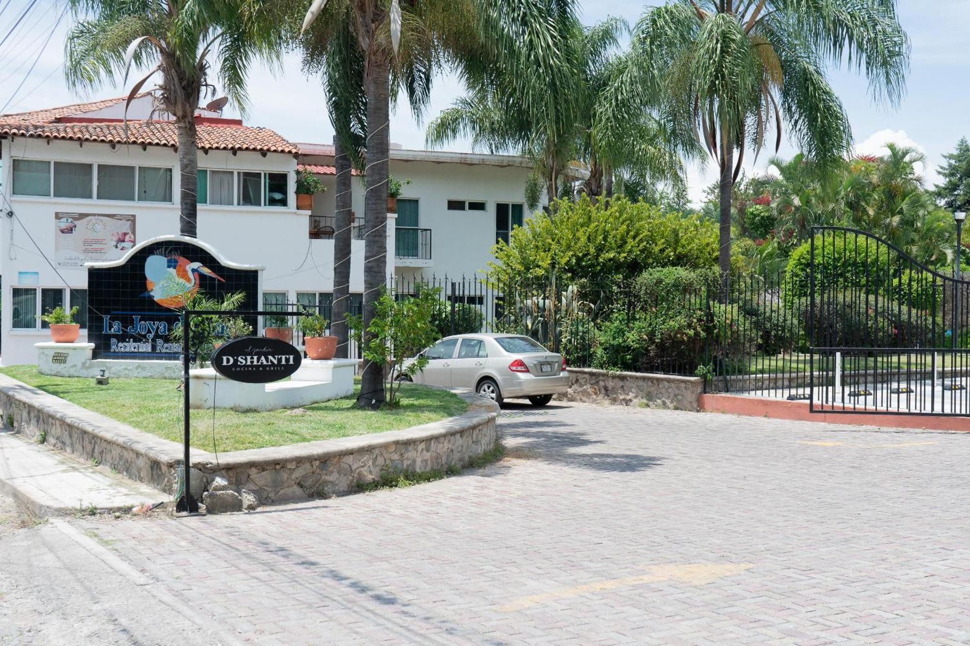 Capital O La Joya Del Lago 아히힉 외부 사진